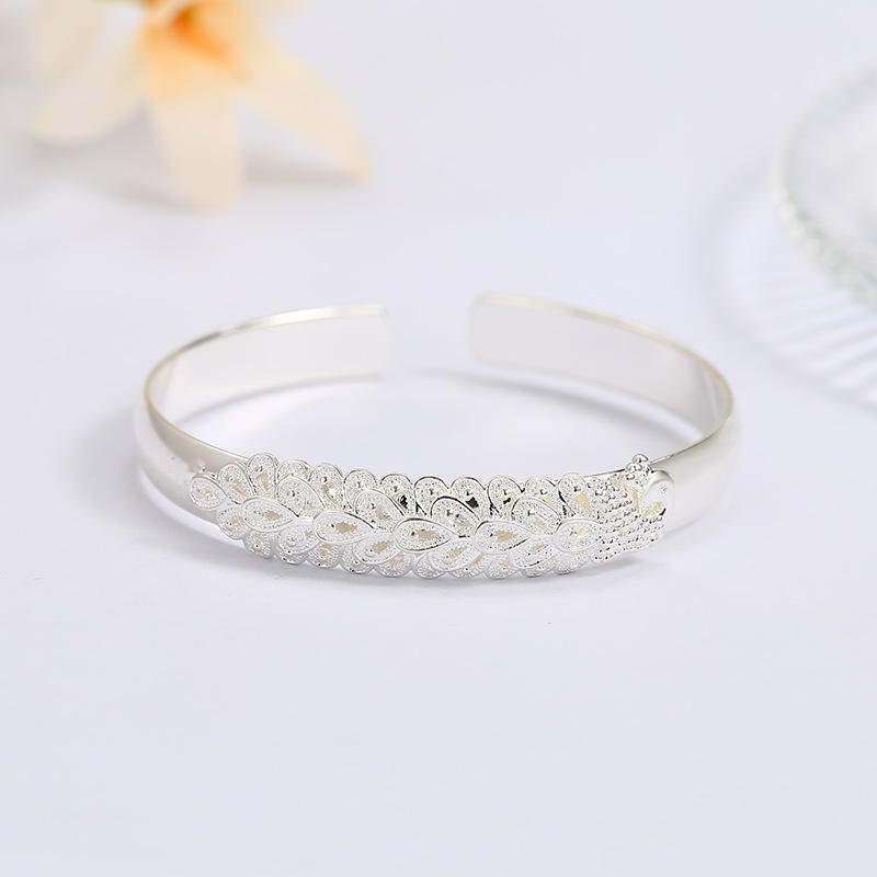 Silver bracelet for gift to girls